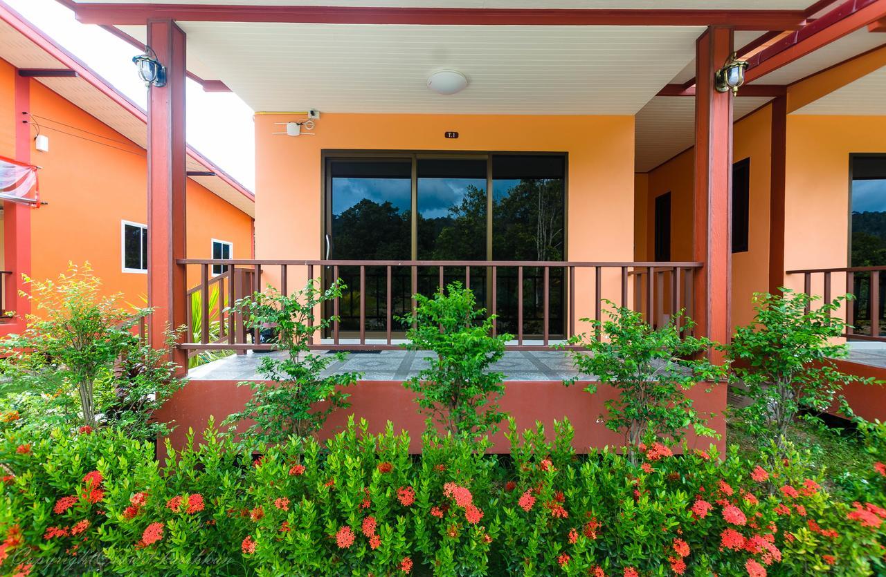 Toongyoong Longbeach Resort Sha Plus Koh Lanta Exterior photo